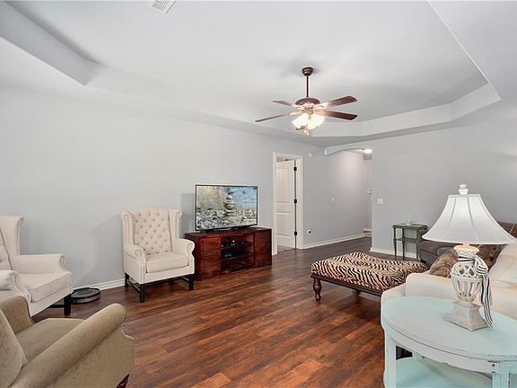 4th image of 709 E Bonnie Ln