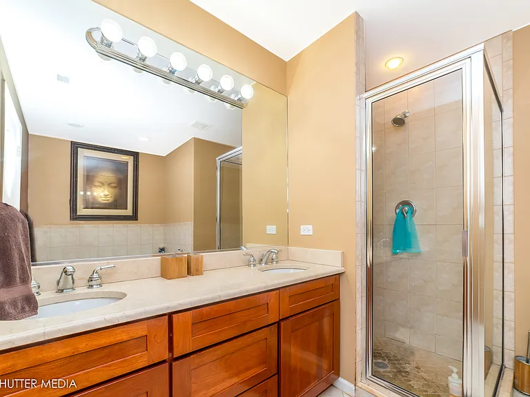 4251 W Montrose Ave #4251 — Photo 13