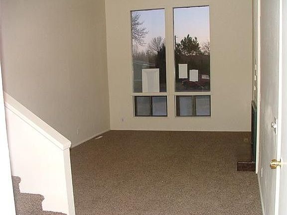 4th image of 1785 Glendale Ave