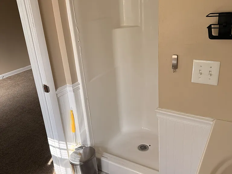 116 Walton Ct — Photo 5