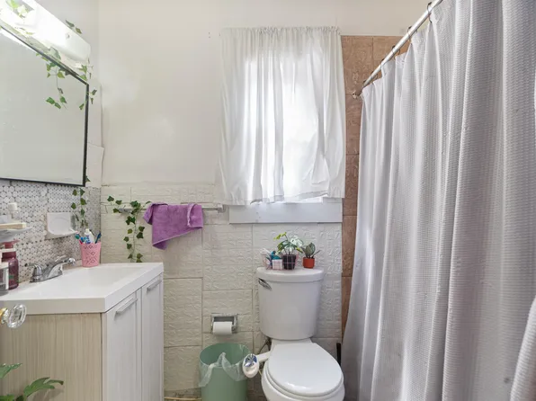 7073 Kennedy Boulevard image 4 of 49