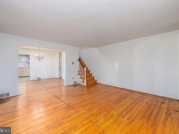 704 Humphreys Rd, Ardmore, PA 19003