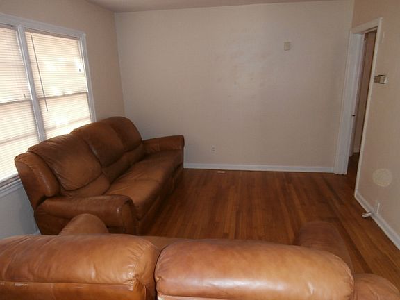 4th image of 1115 Utah Blvd
