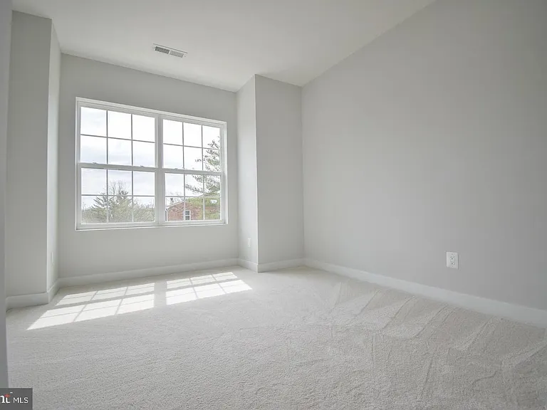 8276 Safarian Way — Photo 22