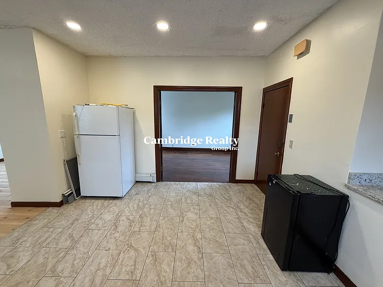 569R Main St #2R — Photo 8