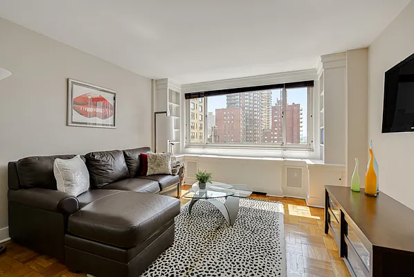 Sold by Compass | media 1