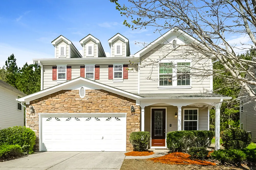 3 bed, 3.0 bath, 2971 sqft, $2,400 — Photo 1