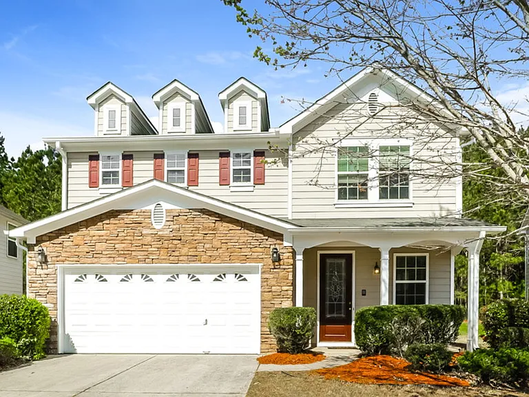 2110 Valley Creek Dr — Photo 1