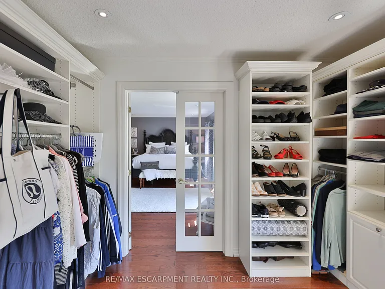 3555 Kingbird Ct — Photo 24