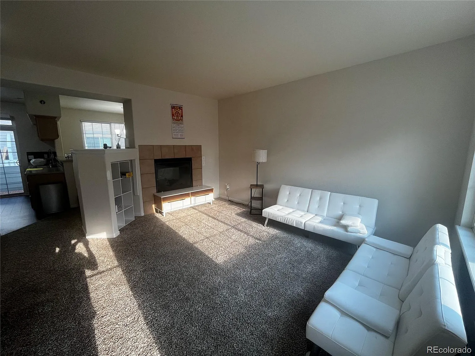 2 bed, 2.5 bath, 1274 sqft, $2,100 — Photo 3