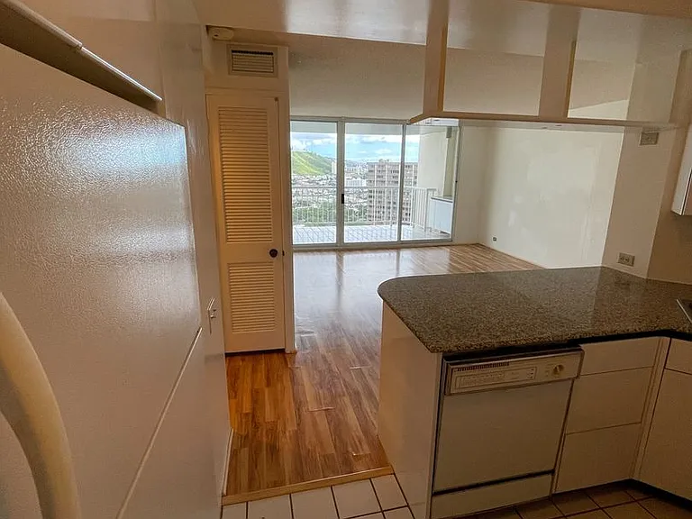 1212 Nuuanu Ave #3310 — Photo 5