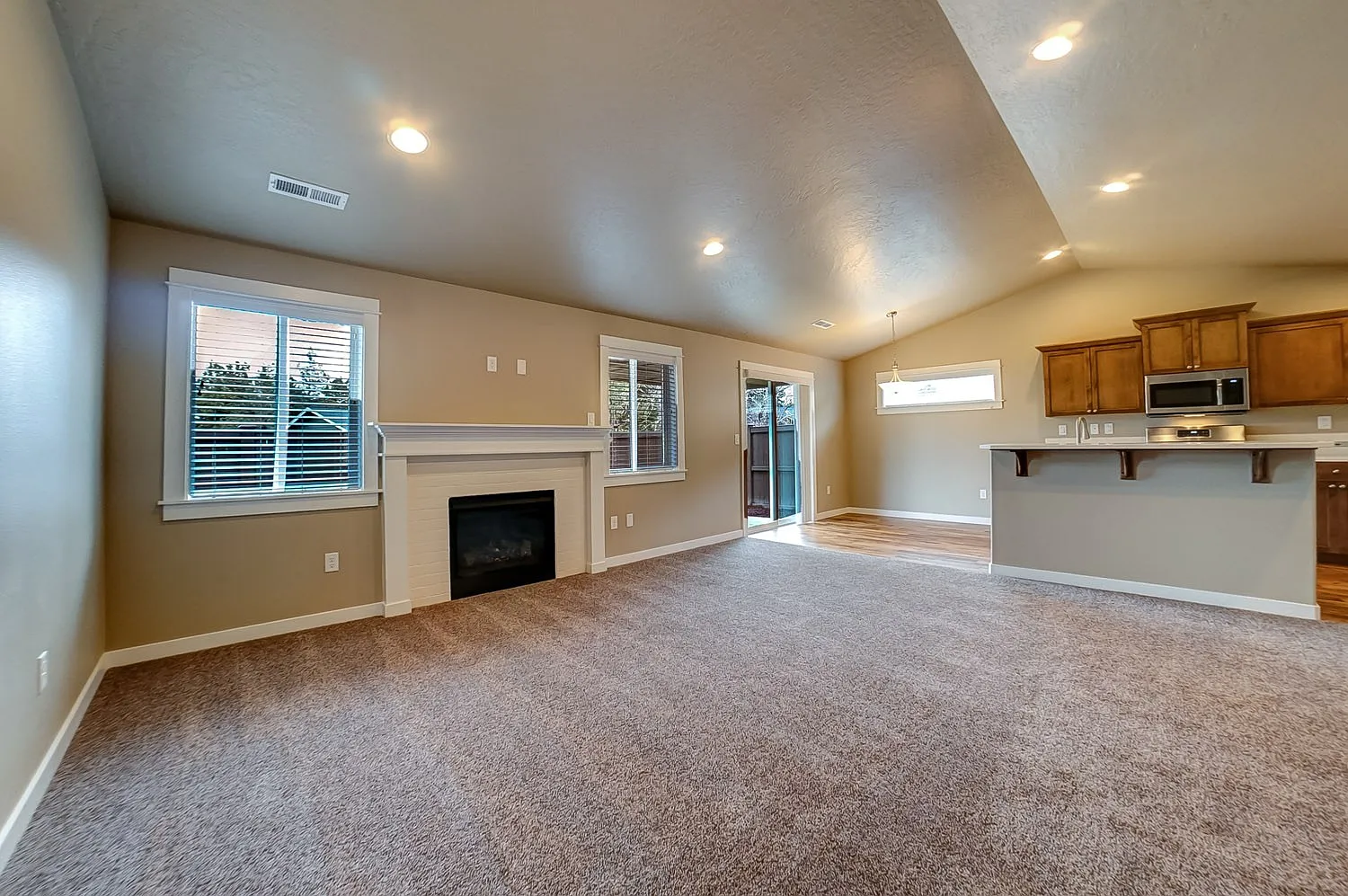 Newer single level home in Leehaven, a great development off Neff! — Photo 4