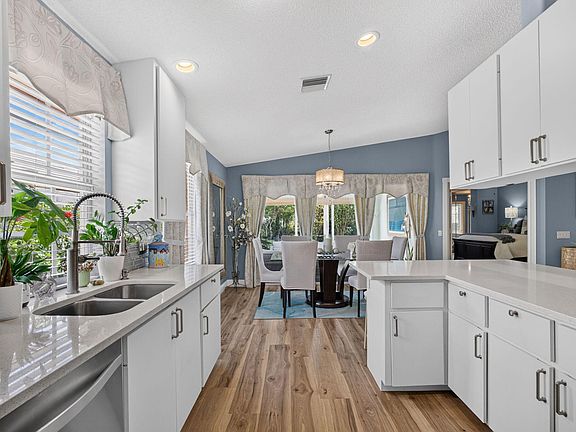 2nd image of 4089 Old Oak Drive