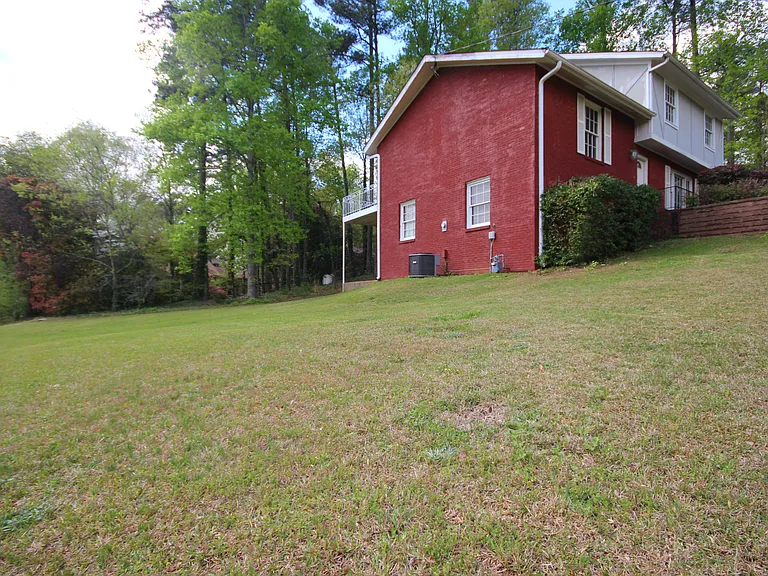 721 Greenleaf Dr — Photo 20