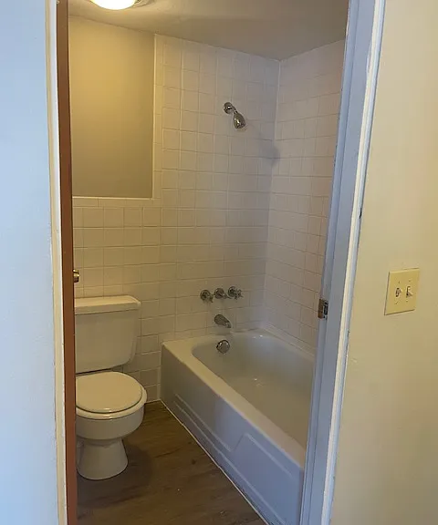 Sangamon Apartments — Photo 7
