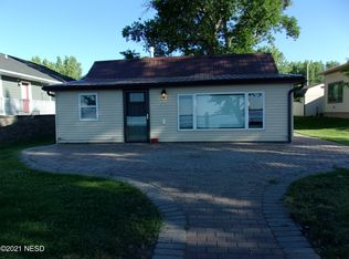 634 S Lake Dr, Watertown, SD 57201