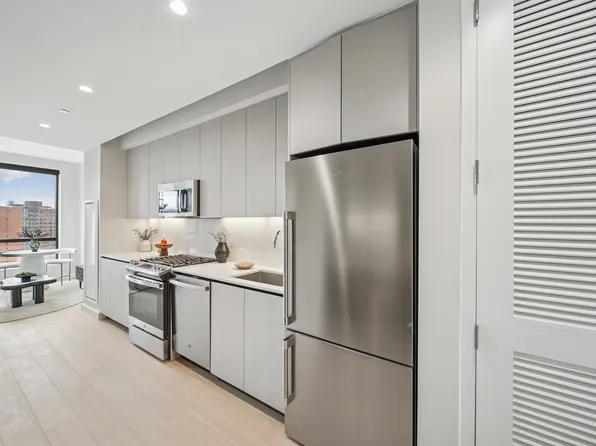 567 Fulton Street 6G image 2 of 6