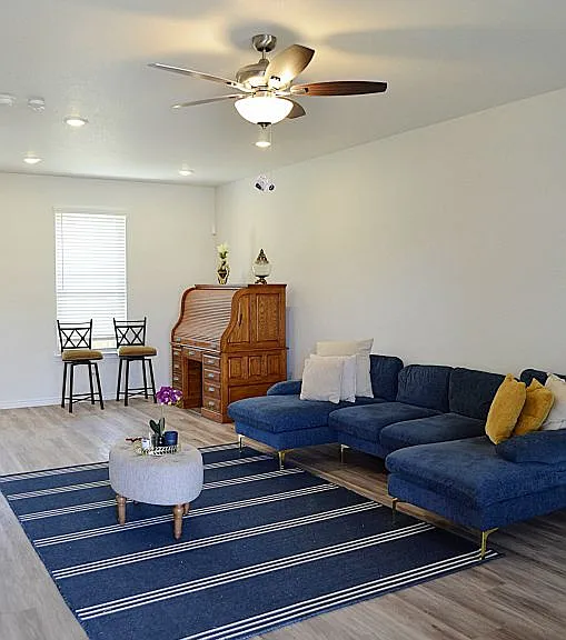 107 Logan Ct #B — Photo 3