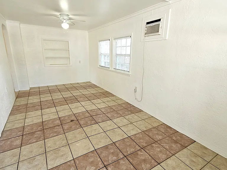 Living room-dining room