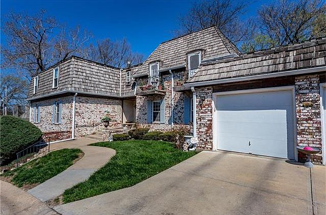 2nd image of 5712 Metcalf Ct