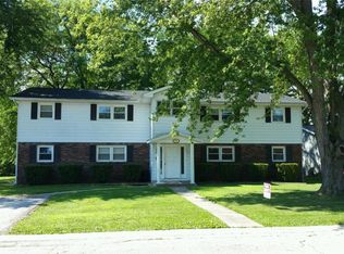 836 Deerfield Rd APT 4, Chatham, IL 62629