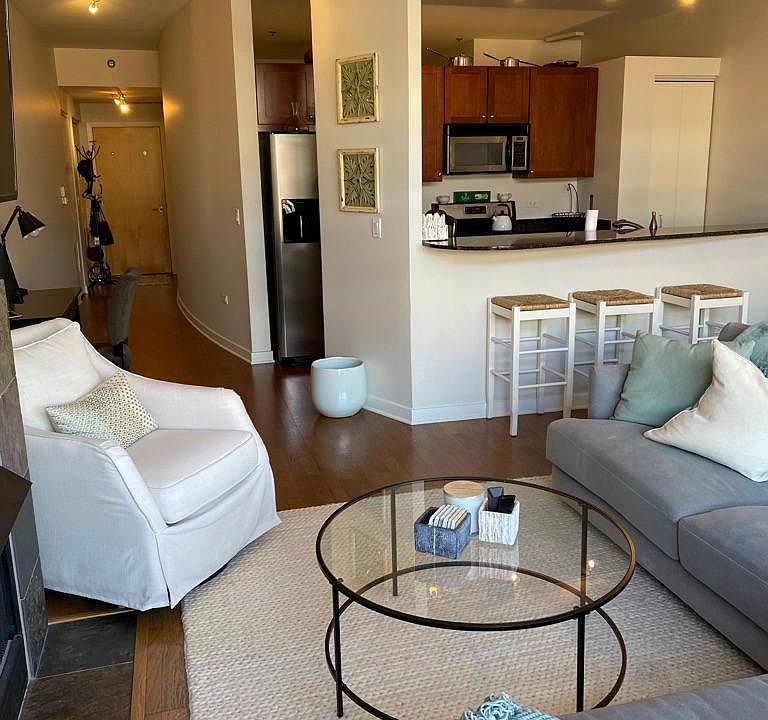 1st image of 600 W Drummond Pl APT 503