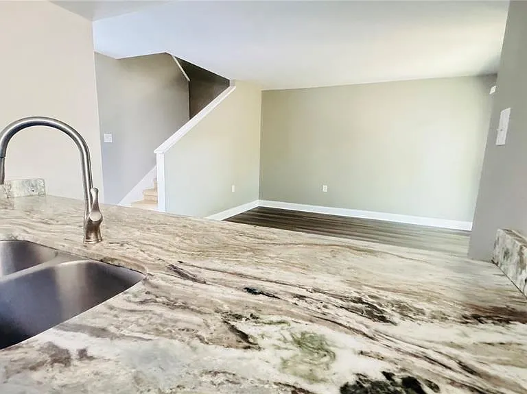 4016 Woodfern Dr #B-8 — Photo 10