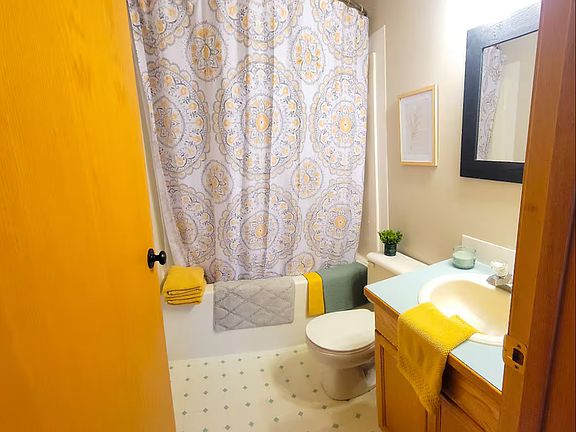 3rd image of 5023 W 36th St