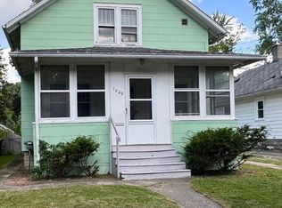 1829 S Rundle Ave, Lansing, MI 48910