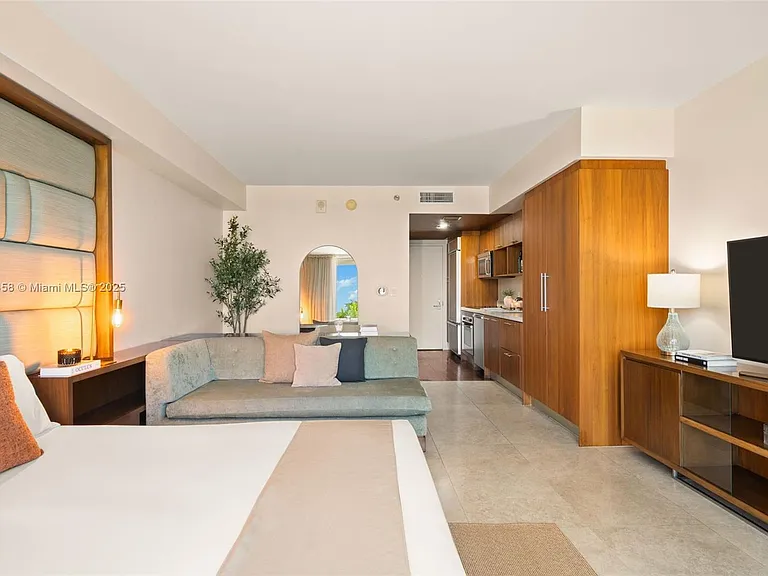 50 Biscayne Blvd #411 — Photo 2
