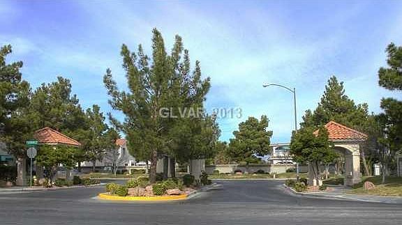 3rd image of 8541 W Gilmore Ave