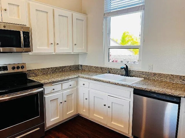 2204 Plaza De Las Flores — Photo 20