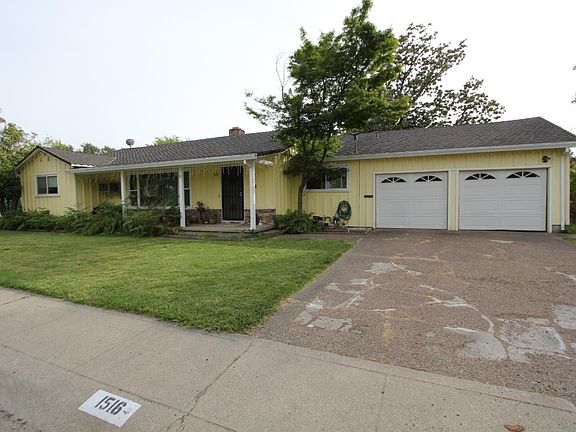 4th image of 1516 W Portola Ave