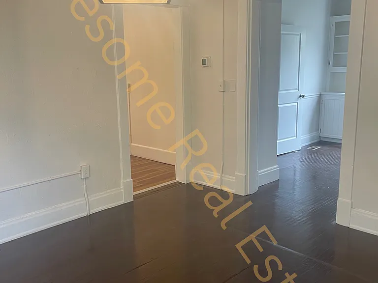 132 E Paint St — Photo 3