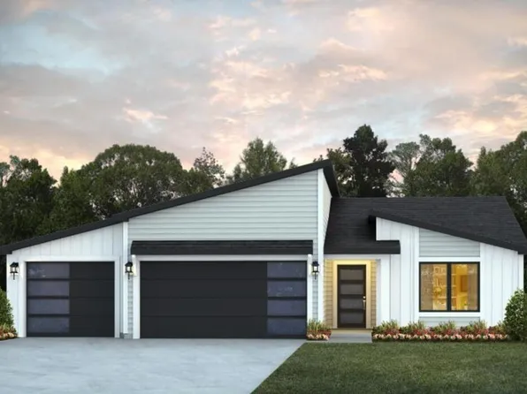 5323 Hendrickson Dr, Bismarck, ND 58504