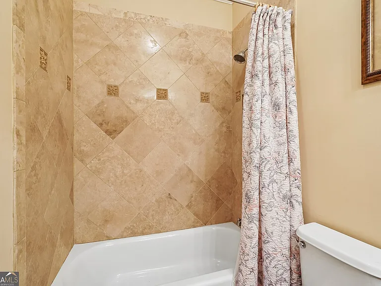 103 Century Park Pl — Photo 45