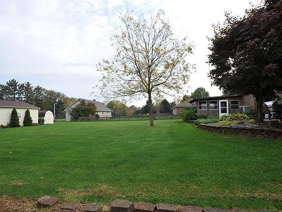 5th image of 1049 S County Road 525 E