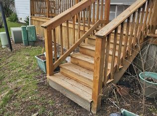 241 Little Peninsula Rd, Elgin, IL 60123