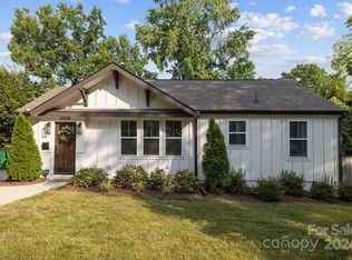 2428 Columbus Cir, Charlotte, NC 28208