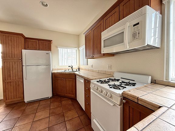 2nd image of 1035 Archer St #B
