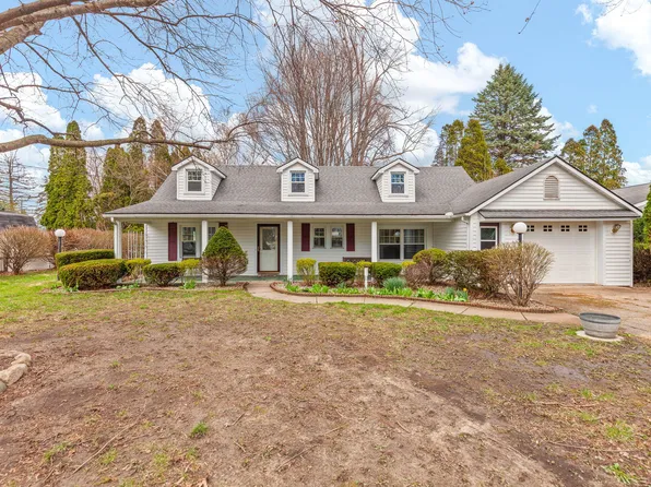 606 High St, Blissfield, MI 49228