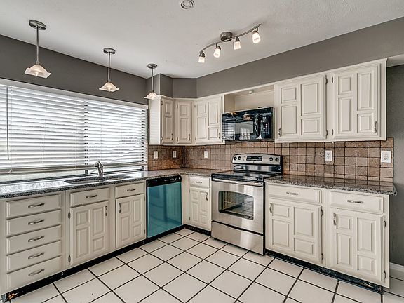 008-9202PollardSt-Rowlett-TX-small.jpg