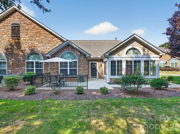 128 Lone Oak Cir, Rock Hill, SC 29732