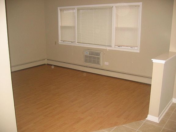4th image of 4315 S Harlem Ave APT 4
