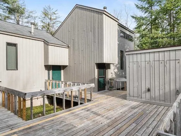 277 Harbor Dr E #1, Harbor Springs, MI 49740