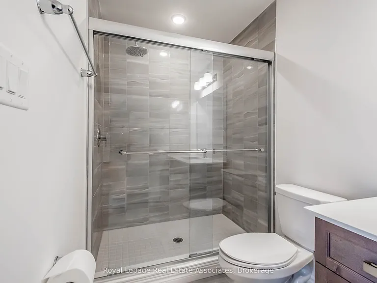 3981 Crown St — Photo 24