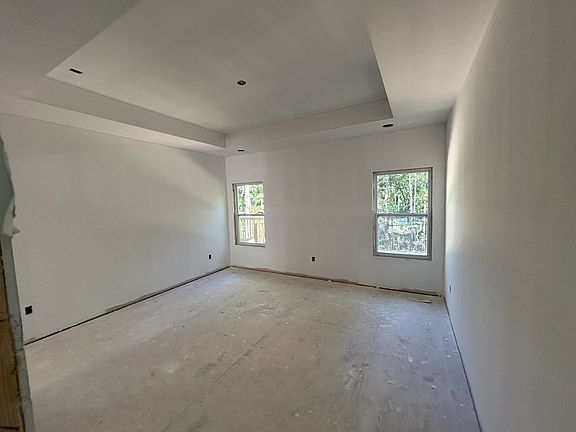 3rd image of 421 Lakeview St
