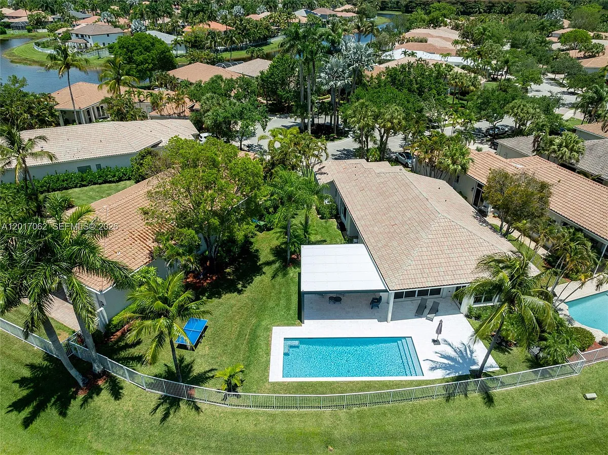 Building Photo - 2576 Bay Pointe Dr