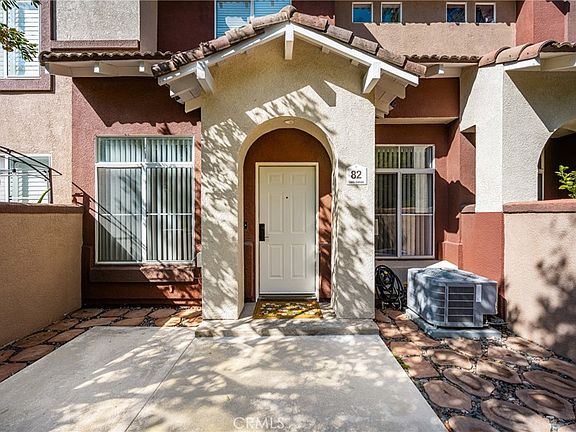 3rd image of 82 Santa Barbara Ct