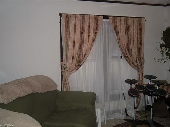 4th image of 812 Caddo Ave